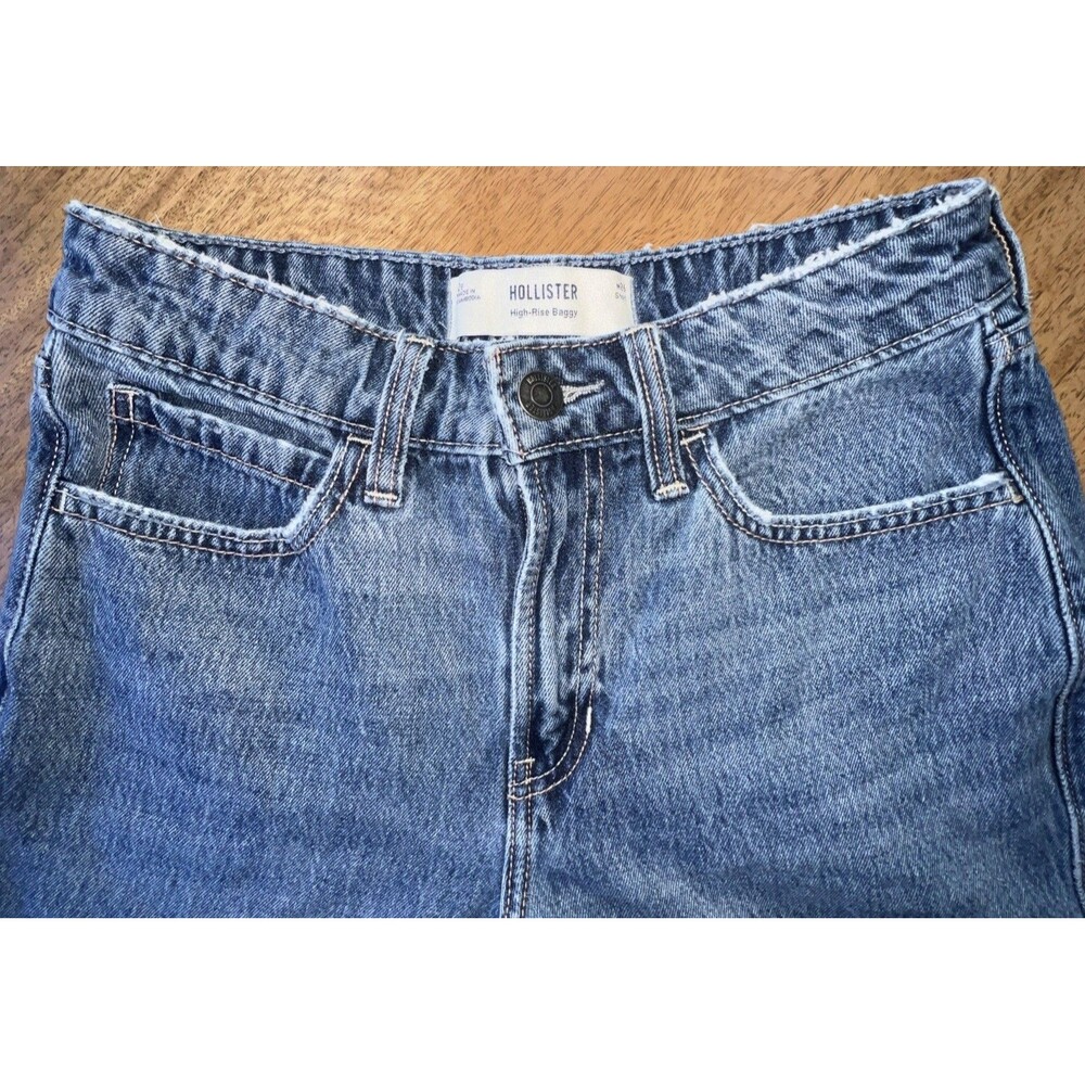 NWOT Hollister Juniors Ultra High Rise Baggy Jeans - Size 2S / W26 / L27 - Picture 3 of 6